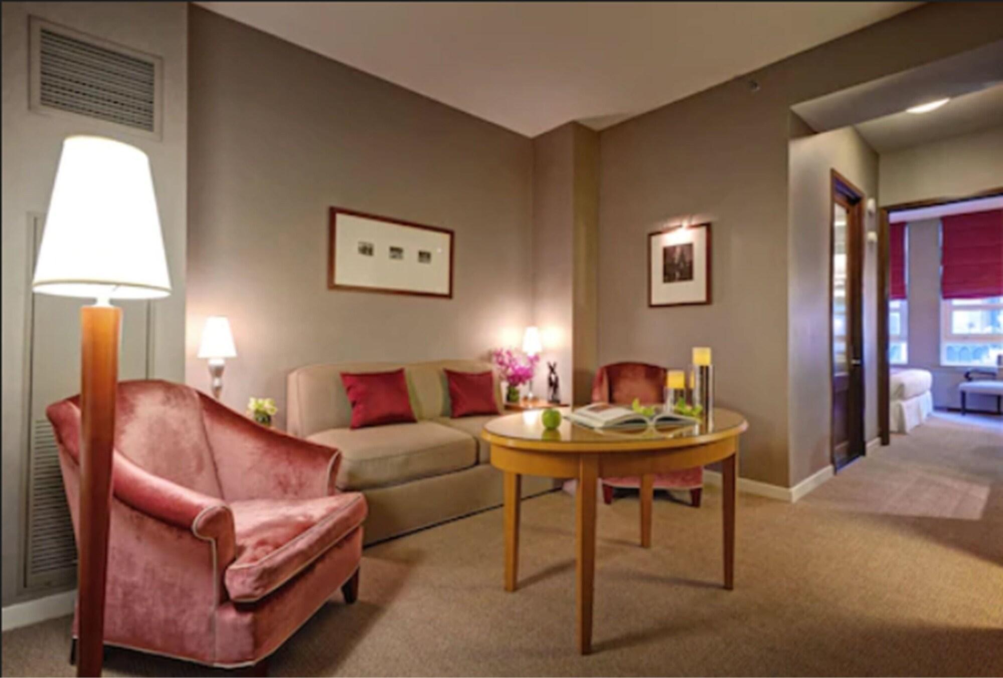 Giraffe By Library Collection Nueva York