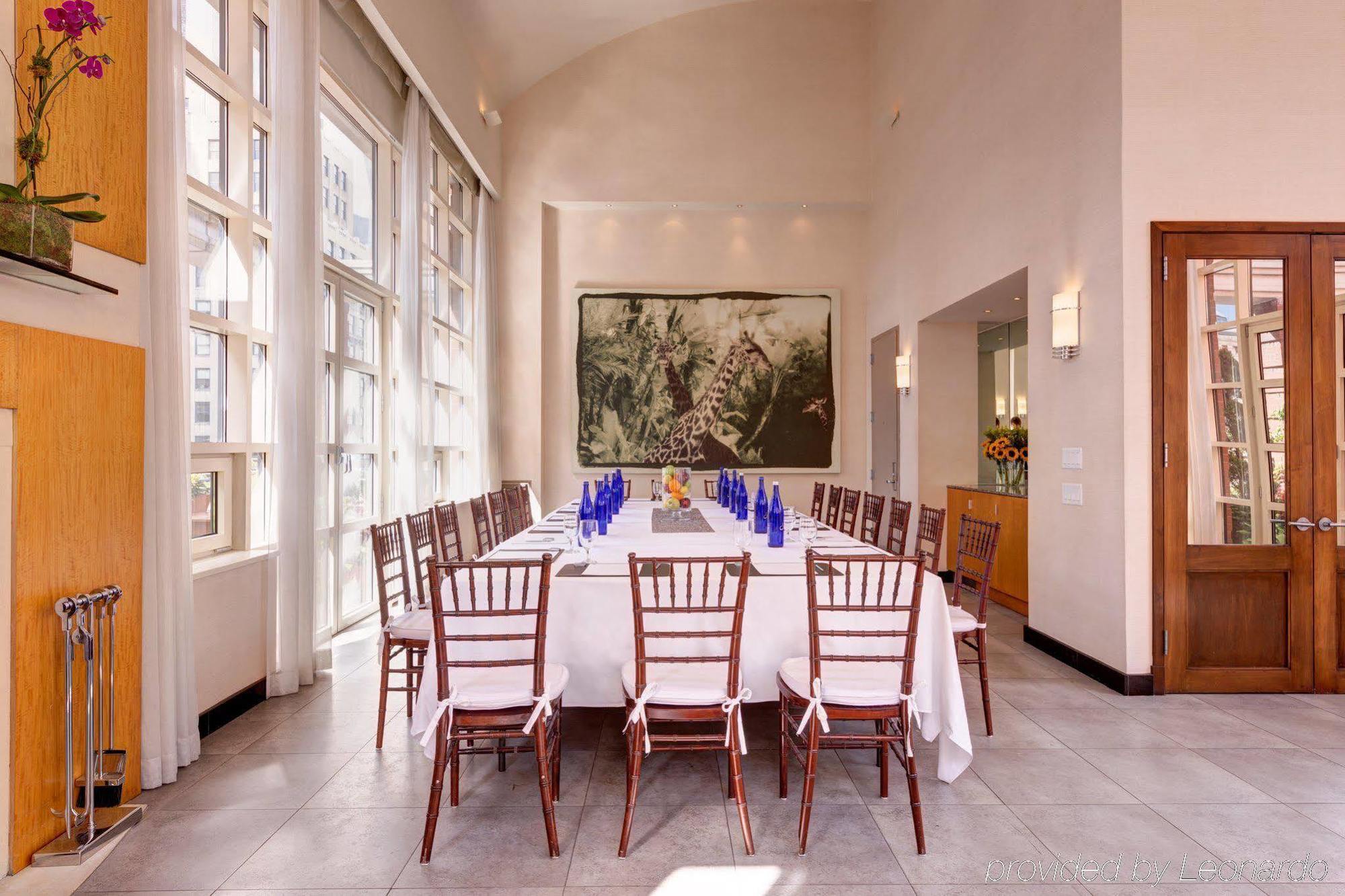 Giraffe By Library Collection 4* Nueva York